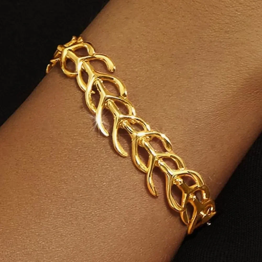 NEW 18k Gold Plated Wishbone Bracelet